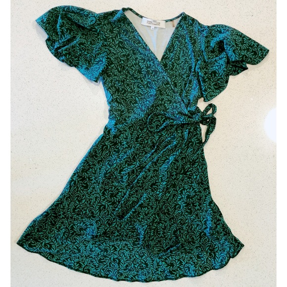 DVF Vintage Green Flutter Sleeve Wrap Dress SZ 2 - Picture 6 of 8